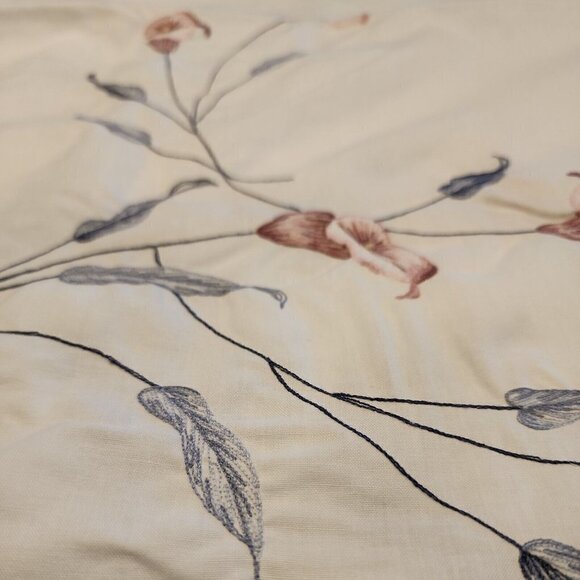 Vintage Embroidered Cross Stitch Tablecloth 116”x66” with 12 Matching Napkins - Picture 6 of 11